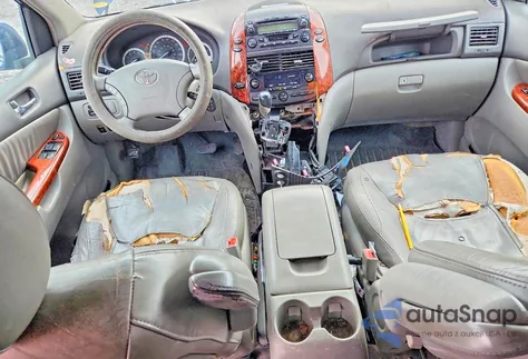 2004 Toyota Sienna Xle z USA, uszkodzony, nr VIN 5TDZA22C74S131632